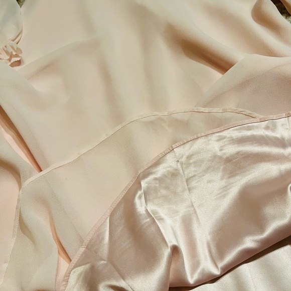 A lovely baby pink dress. Perfectly fitted yet comfortable - Picture 6 of 6